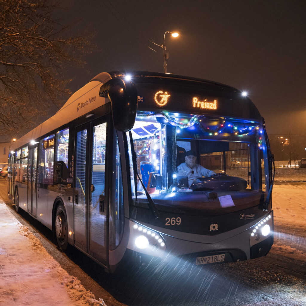 Vianočný autobus opäť vyrazí do ulíc Nitry